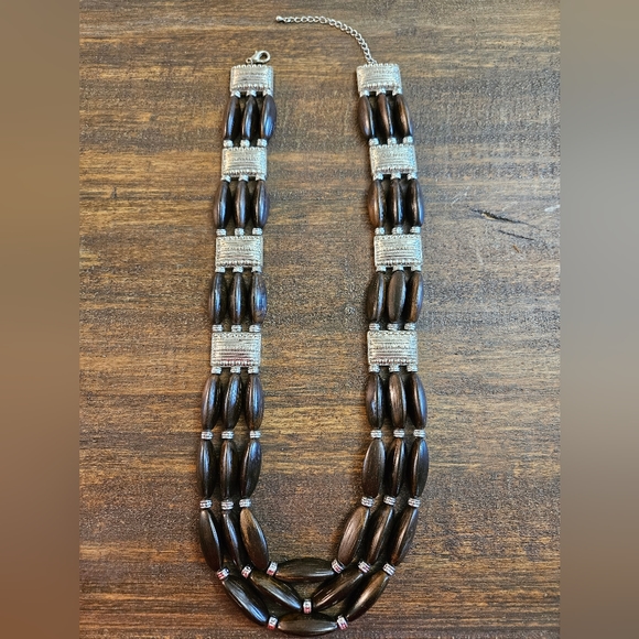 Erica Lyons Statement Necklace - Picture 3 of 3